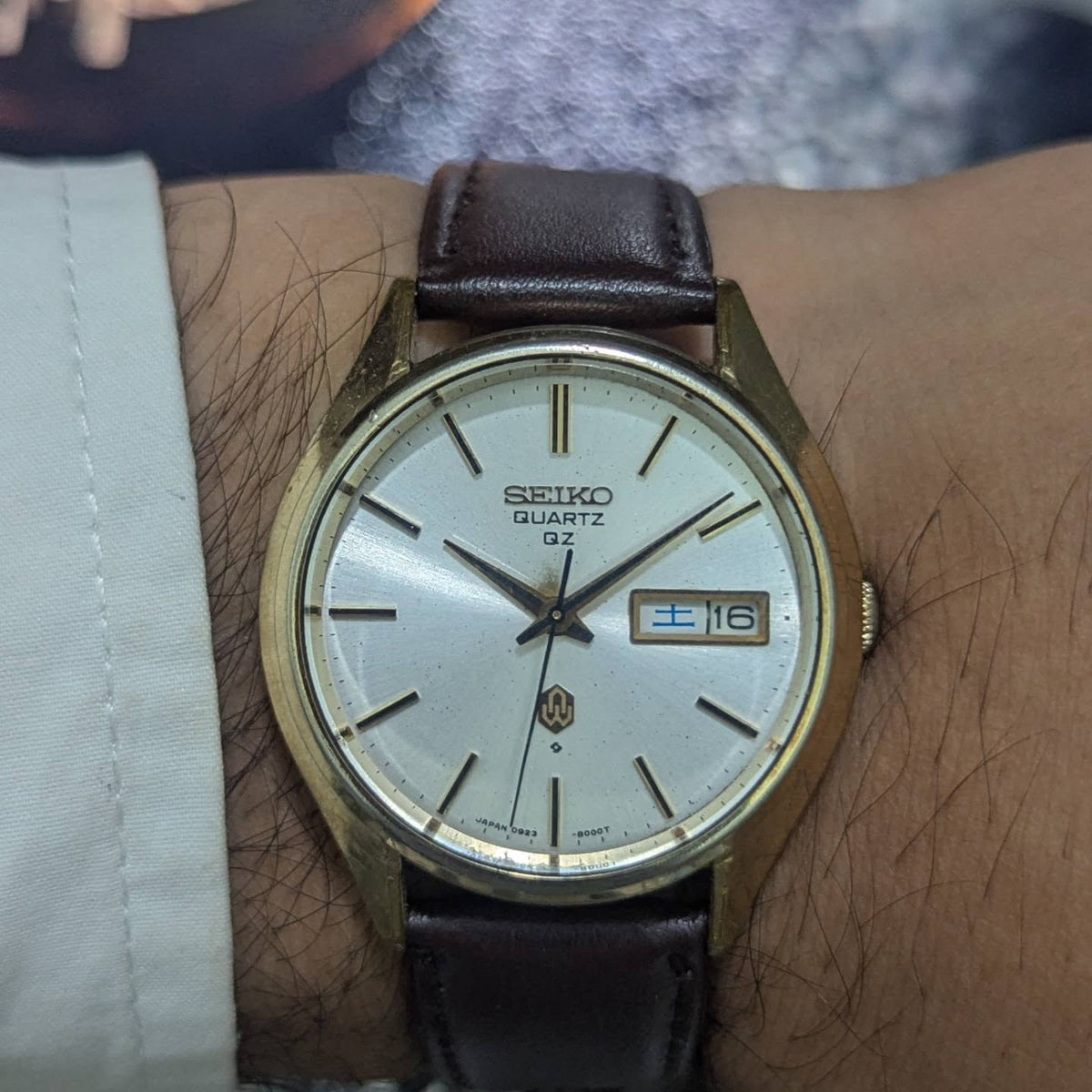 MAY 1975 - Seiko Quartz QZ - 0923 8000 - Gold Tone Dial - Kanji/Eng 📅 - Working Condition - Serviced/Polished